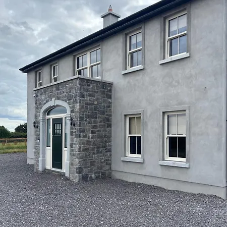 Tatil Evi Jacks Meadow - A Stylish 5 Bedroom Meath Retreat Near Dublin Airport Navan