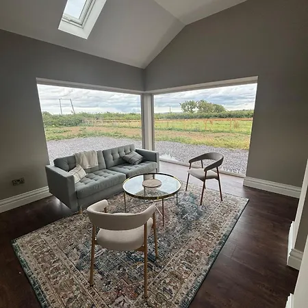 Jacks Meadow - A Stylish 5 Bedroom Meath Retreat Near Dublin Airport * Navan