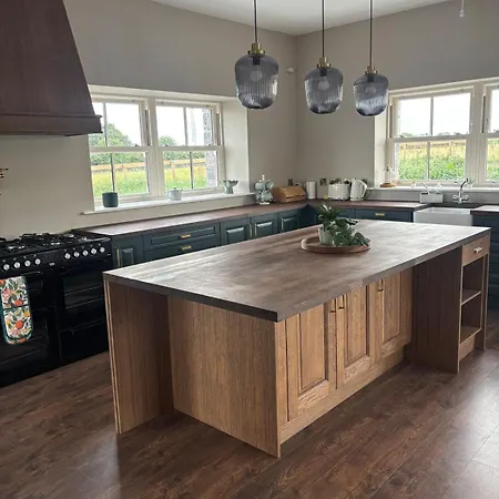 Feriehus Jacks Meadow - A Stylish 5 Bedroom Meath Retreat Near Dublin Airport Navan