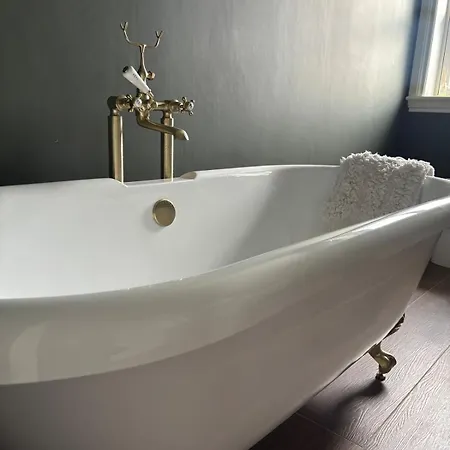 Jacks Meadow - A Stylish 5 Bedroom Meath Retreat Near Dublin Airport * Navan